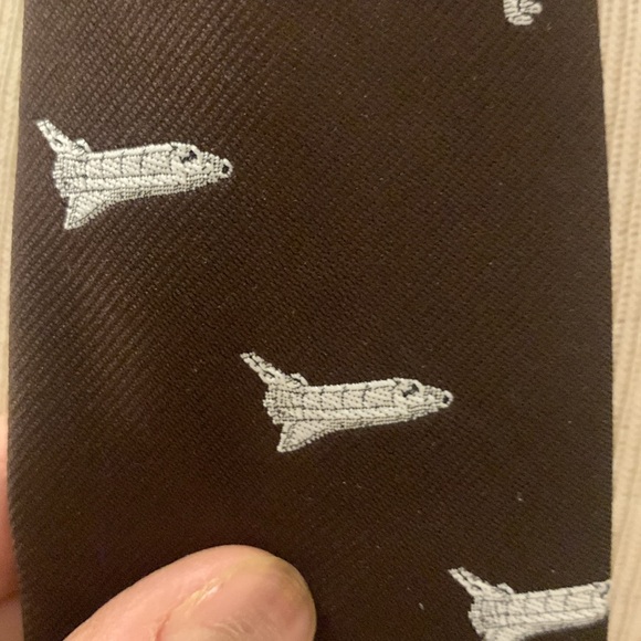 80’s INCREDIBLE SPACE SHUTTLE CHALLENGER AND ASTRONAUT EMBROIDERED NECKTIE. - Picture 5 of 10